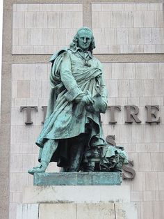 Statue de Corneille par David d'Angers, devant le théâtre des Arts à Rouen