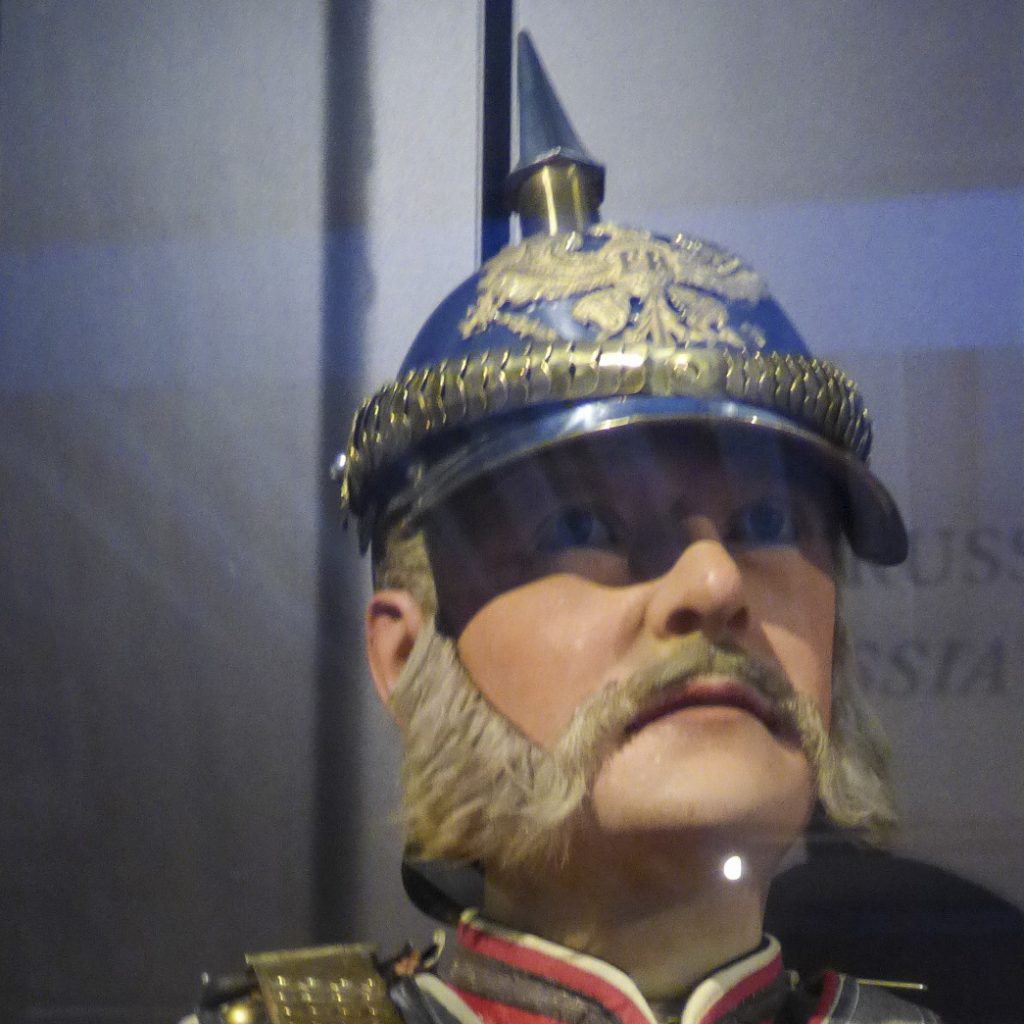 La guerre de 1870. Casque prussien à pointe. Musée de l'Armée à Paris