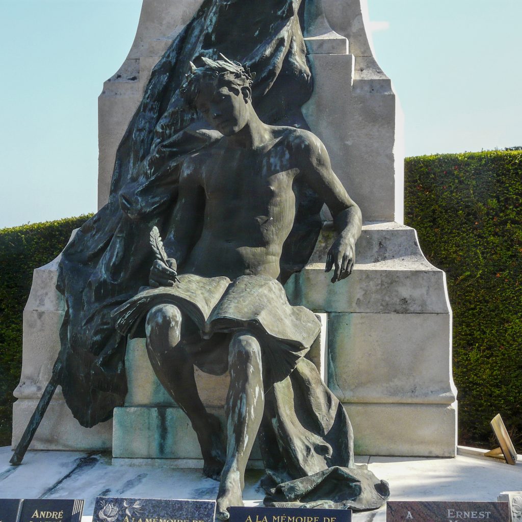 Monument de la guerre de 1870 au cimetière Saint-Jean d'Elbeuf. Sculpture de Delandre