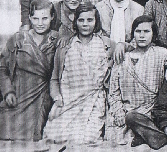 Ouvrières, Lucie Potel, à droite