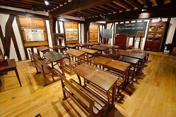 Reconstitution d'une salle de classe au Musée National de l'Éducation,